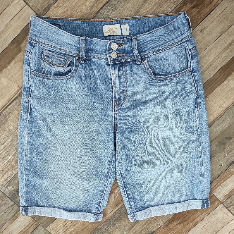 Levis celana pendek denim wanita Preloved