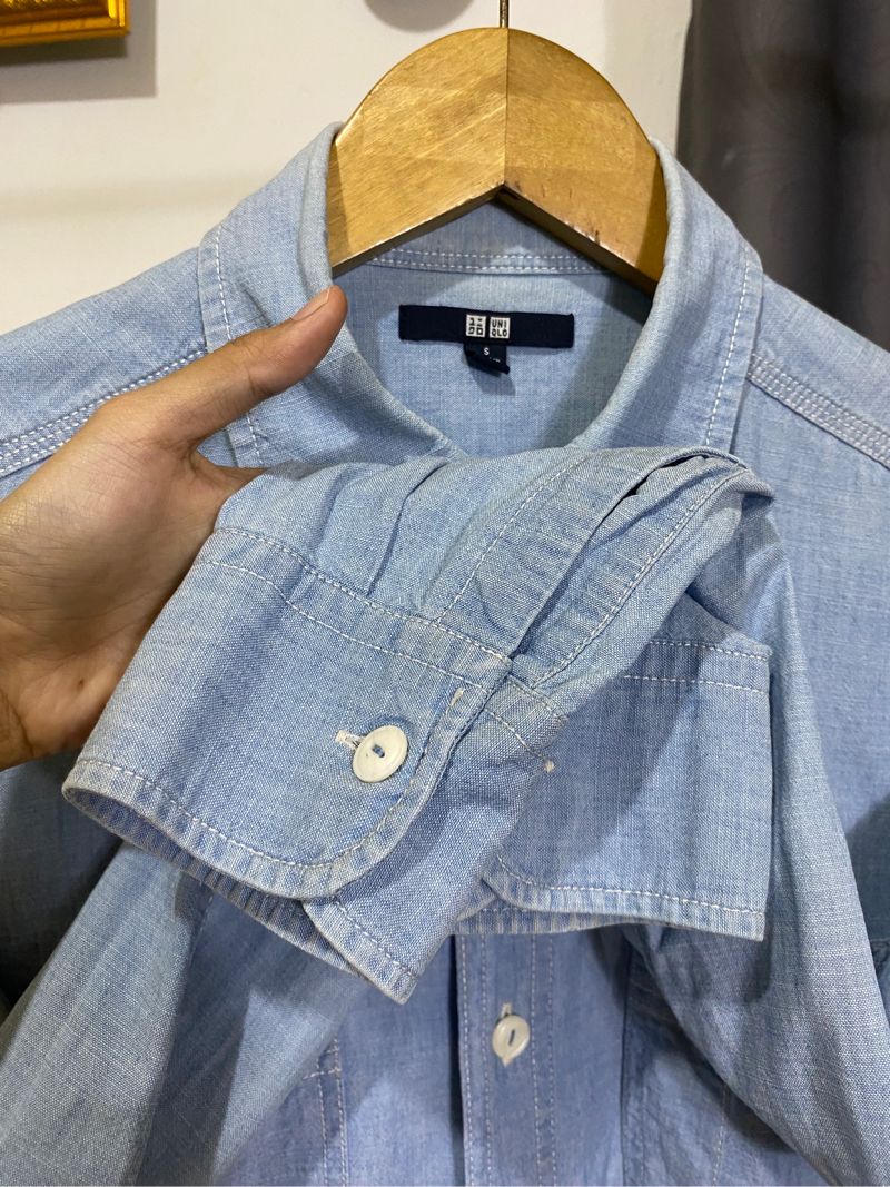 Kemeja Uniqlo Chambray Blue Longsleeve, foto 3