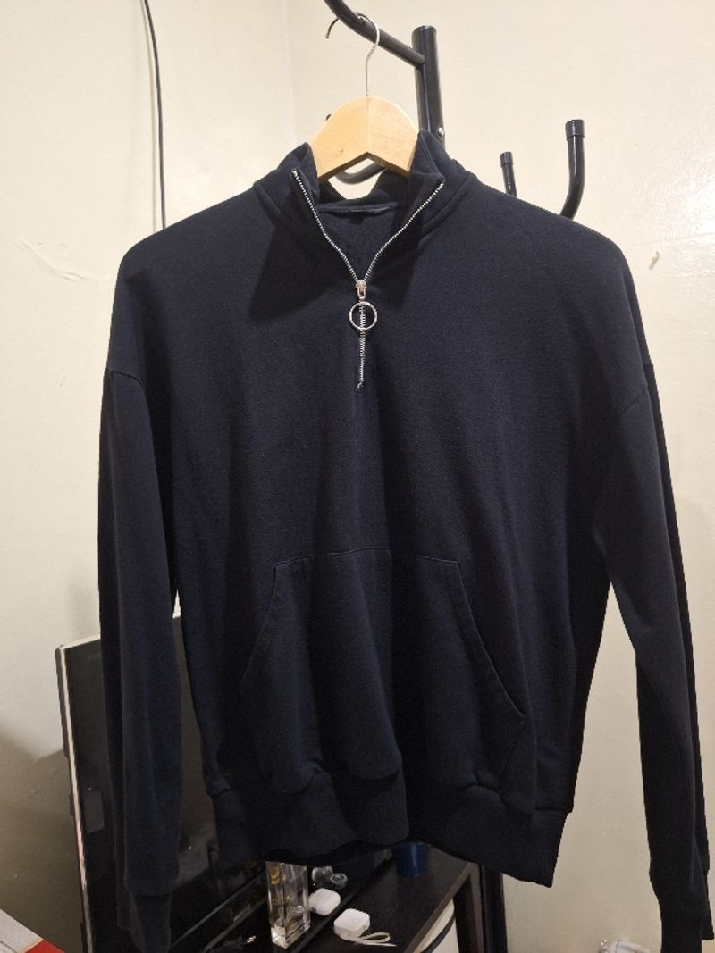 Sweater hitam, foto 5