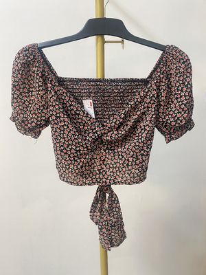 Blouse Crop Top Sabrina Floral Hitam
