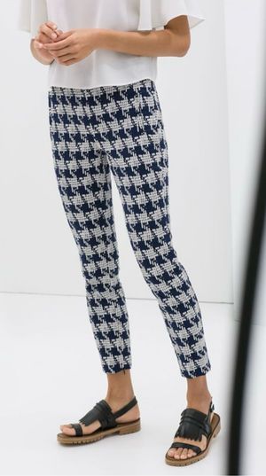 Celana Panjang Wanita Motif Kotak-Kotak (Houndstooth) Tampil