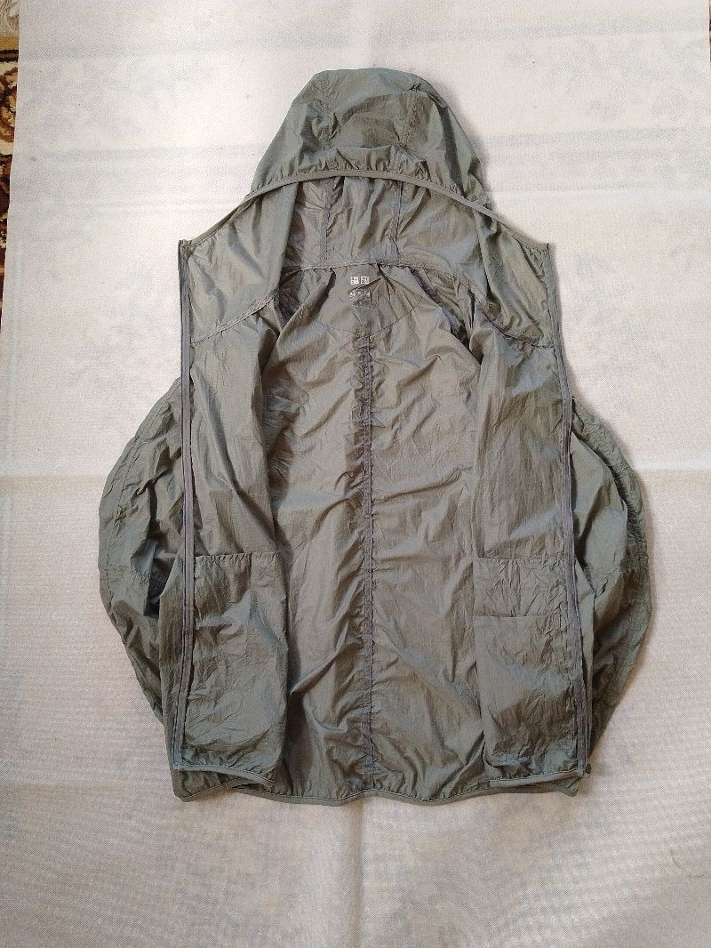 Uniqlo Parasut Lightweight UV Protec Pocketable Abu Second, foto 3