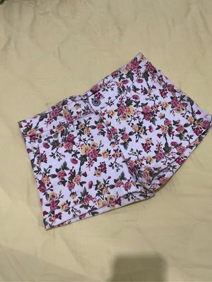 Romwe - Floral shorts