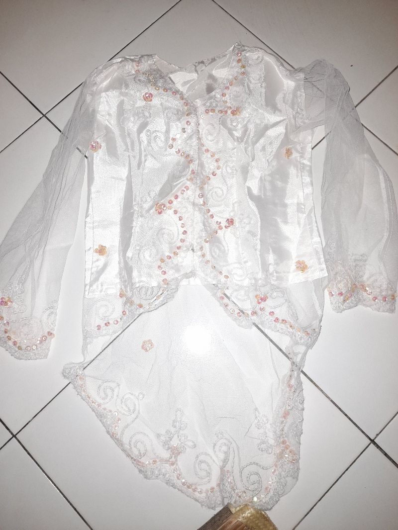 Kebaya anak + jarik (2 set), foto 3