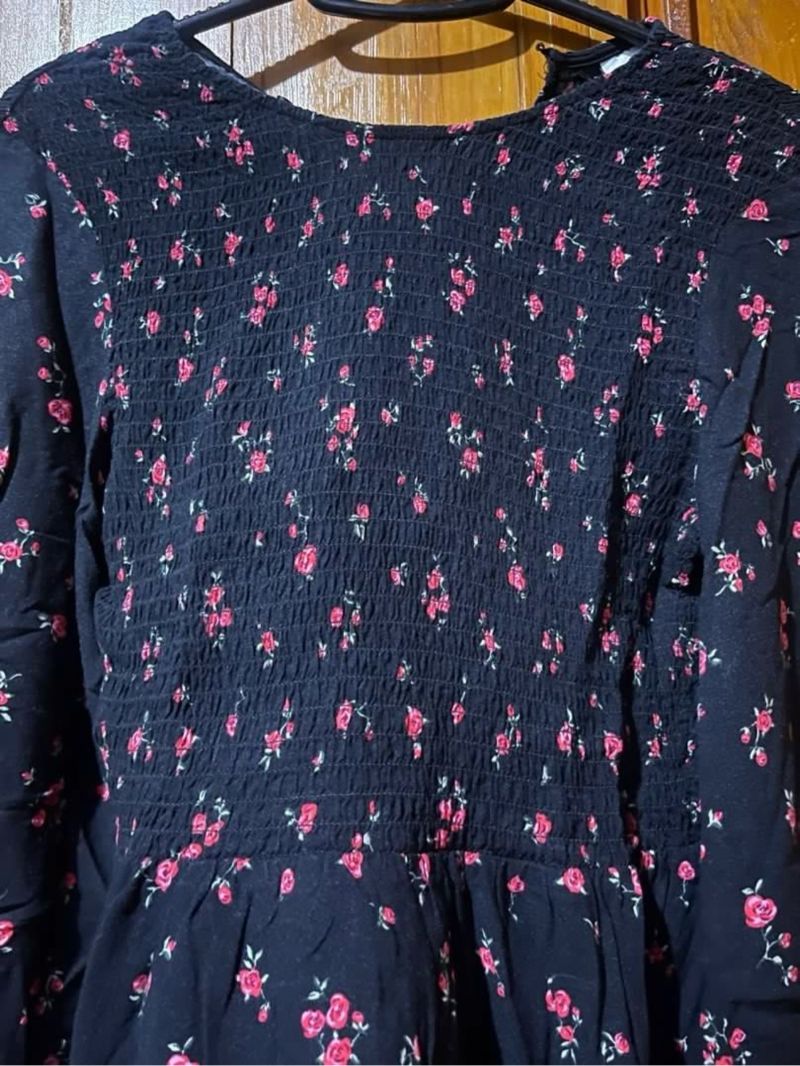 H&M Smocked Floral Peplum Top, foto 4