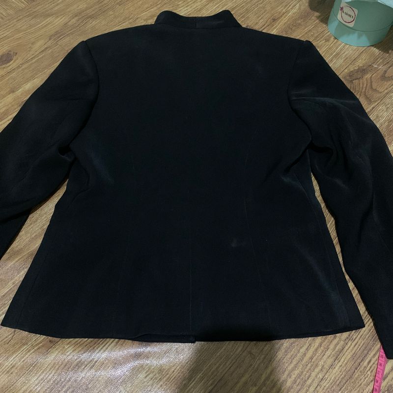 Blazer Hitam Semi Crop, foto 2