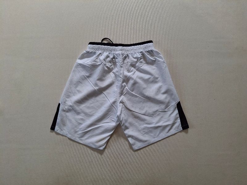 CELANA PENDEK UMBRO HITAM PUTIH ORIGINAL 100%, foto 2
