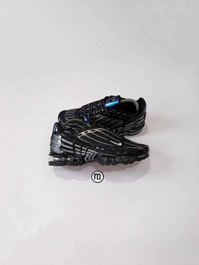 Converse All Star Camo Backpack Nike Air Max Plus Iridescent