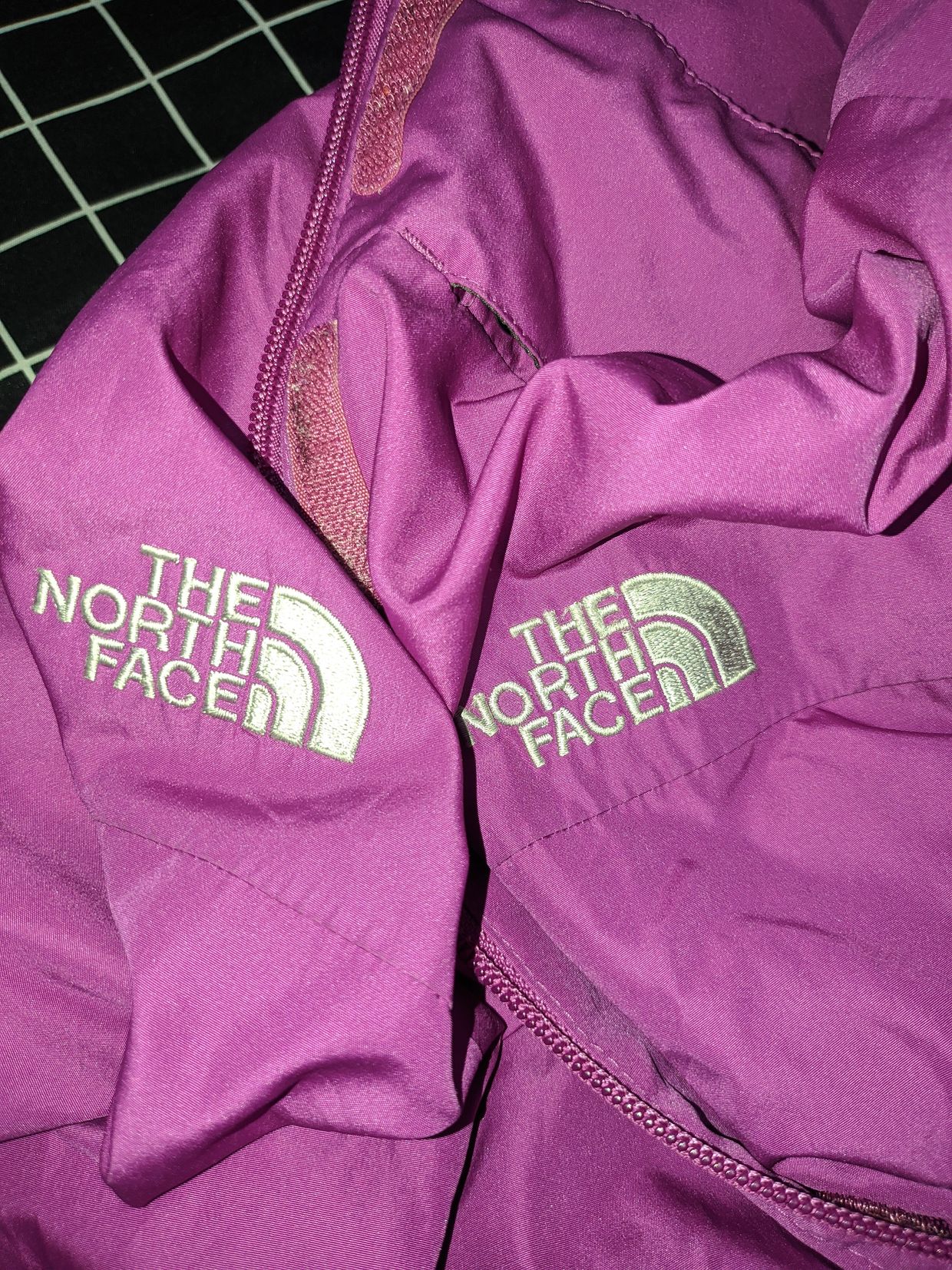 The North Face Gorpcore Windbreaker Pria purple, foto 3