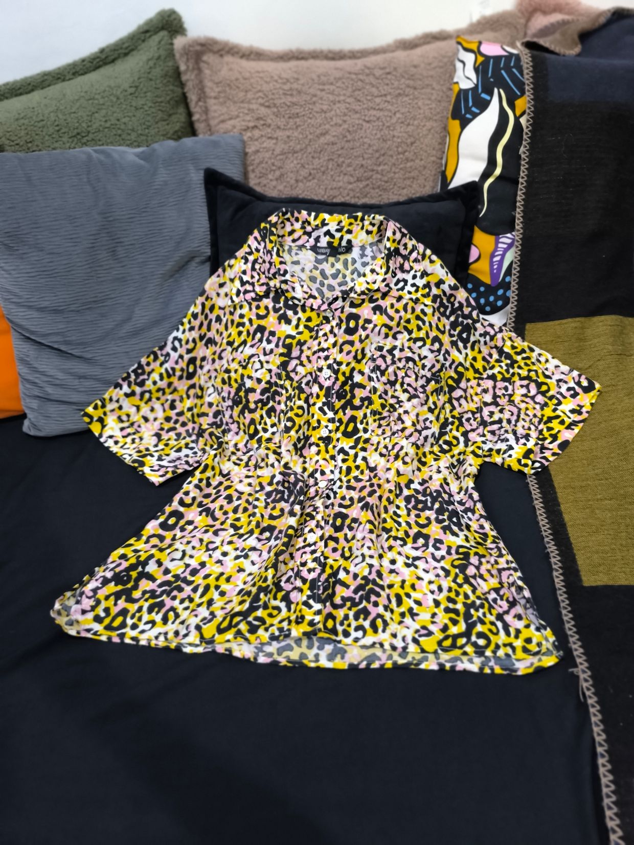 Urban Revivo Vintage Shirt Wanita multicolor