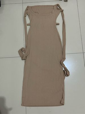 Backless dress