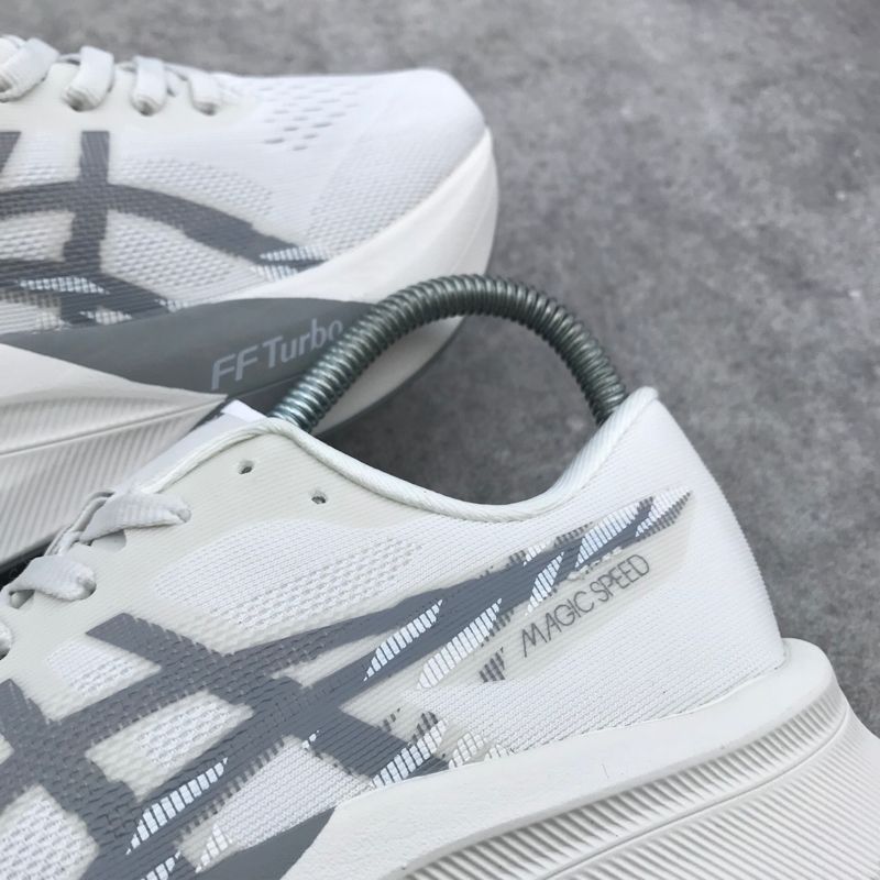 Asics Magic Speed, foto 2