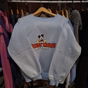 Crewneck Cherry Aka