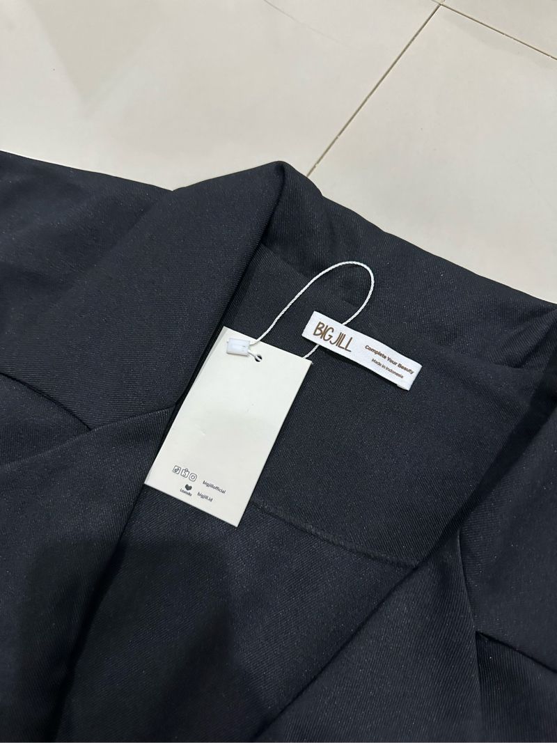 NEW Black Blazer, foto 2