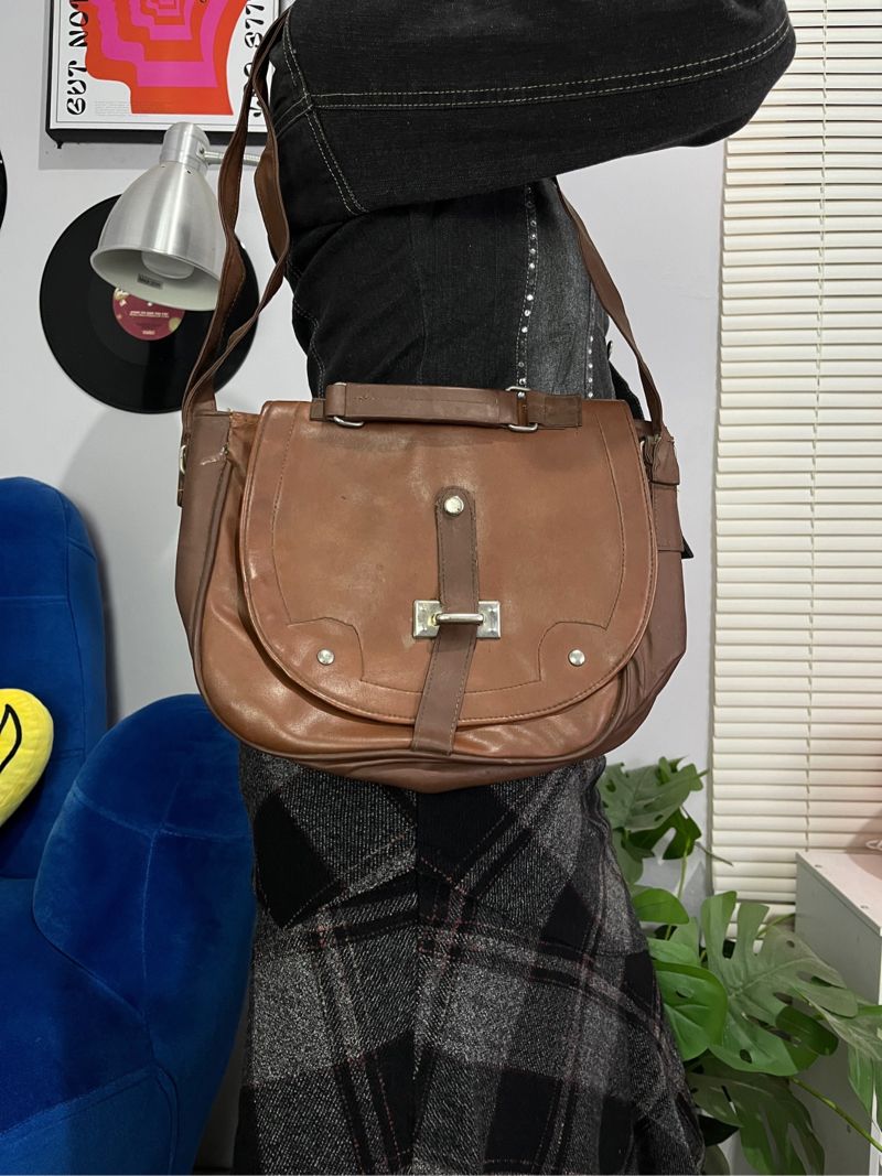 Brown vintage slingbag, foto 5