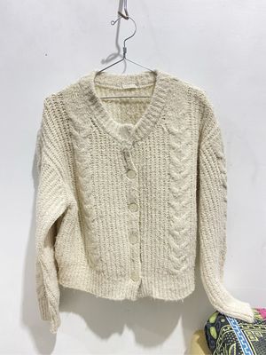 Cardigan Rajut GU Cream Oversize Preloved
