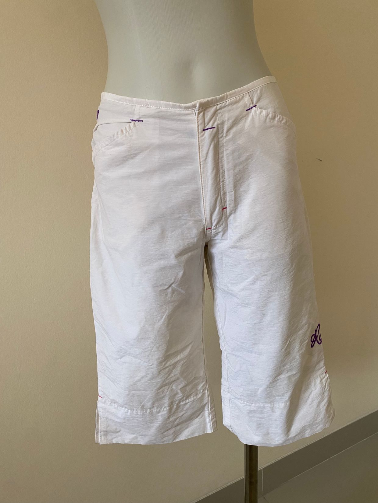 Roxy Casual Short Wanita white