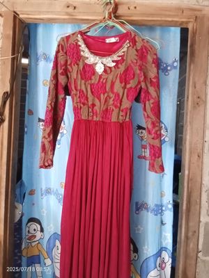 Gaun kondangan cantik
