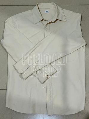 Kemeja Uniqlo