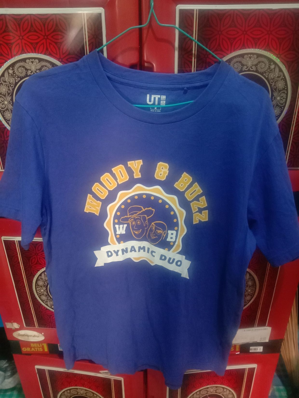 Uniqlo Futurist T-shirt Pria blue