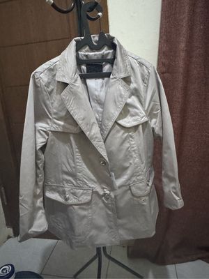 Jaket Wanita Merk PAT warna cream bahan ringan