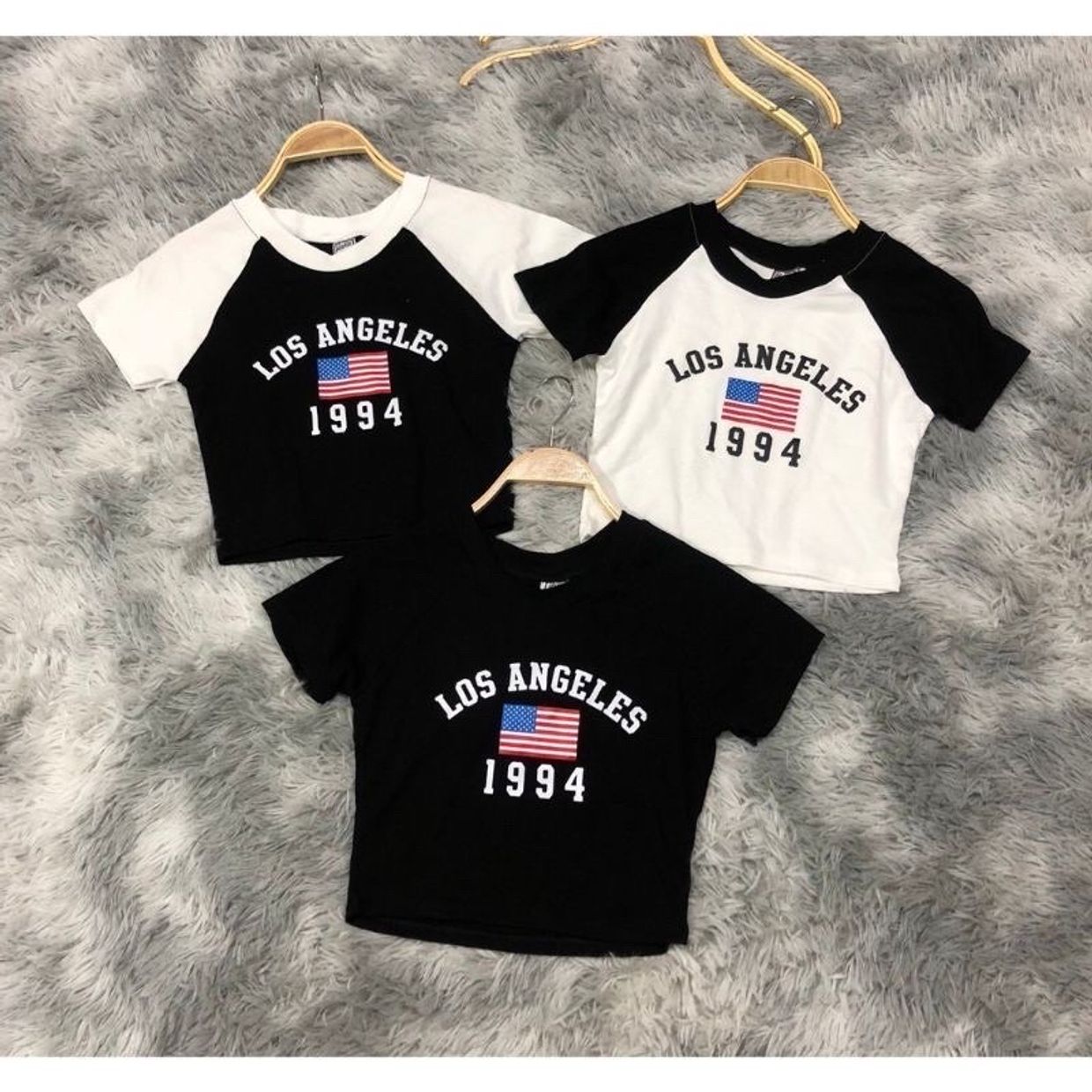 Minimalist Crop top Wanita black