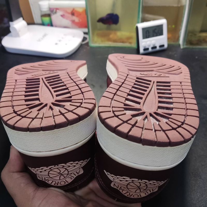 AIR JORDAN 1 LOW TEAM RED, foto 2