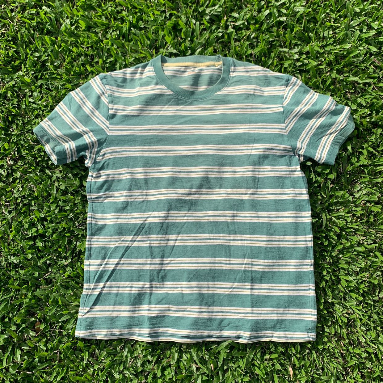 Uniqlo Streetwear Casual T-shirt Pria green yellow