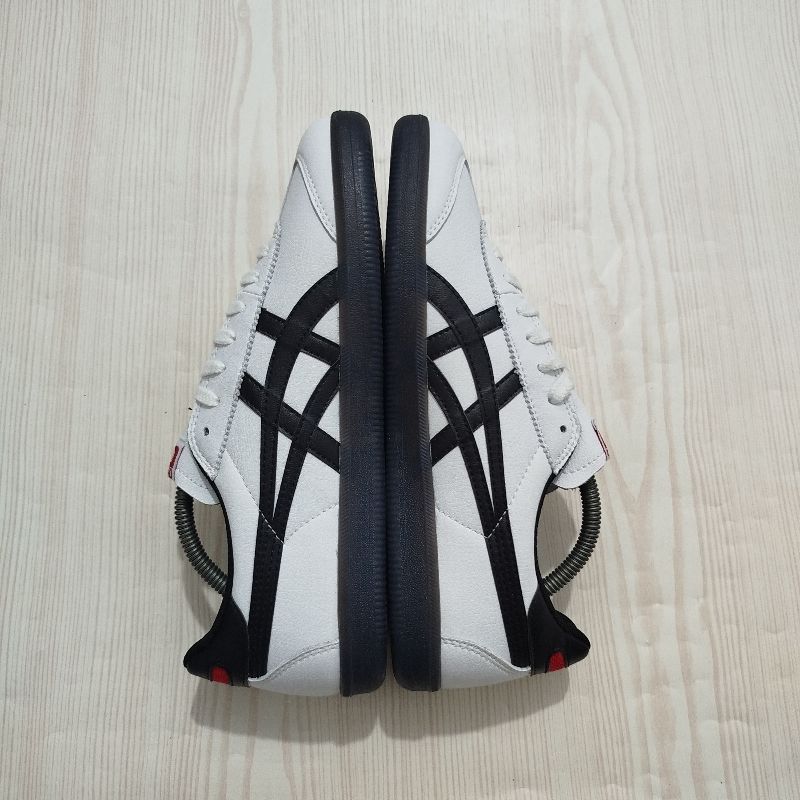 Onitsuka tokuten, foto 2