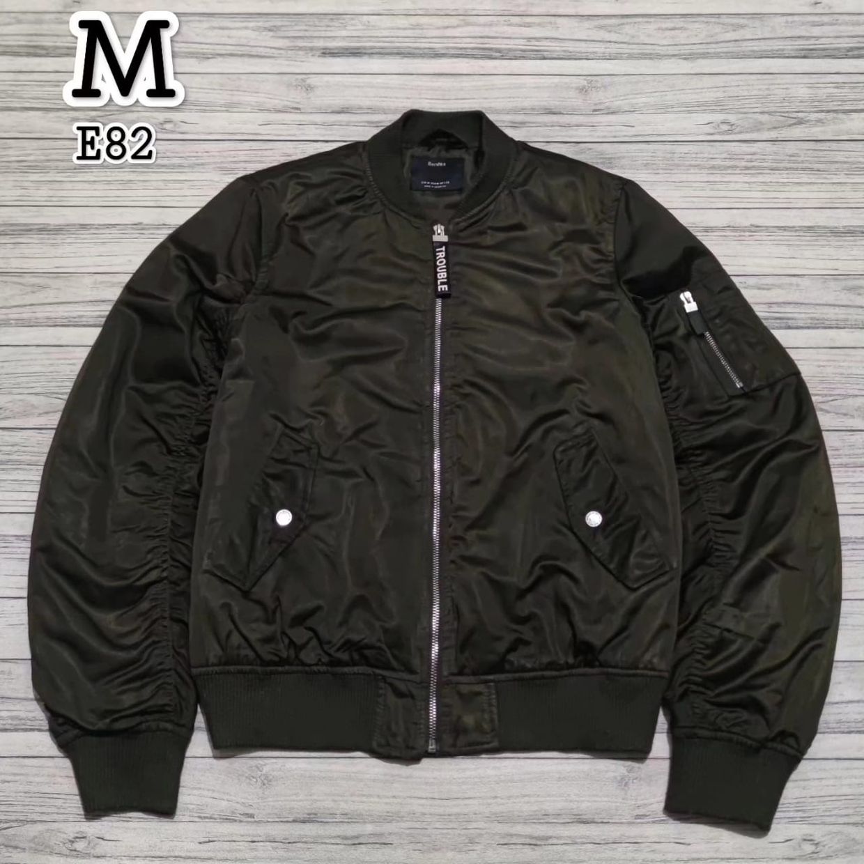 Bershka Casual Bomber jacket Pria green