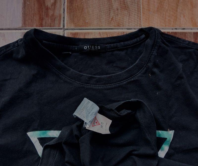 Kaos Guess, foto 2