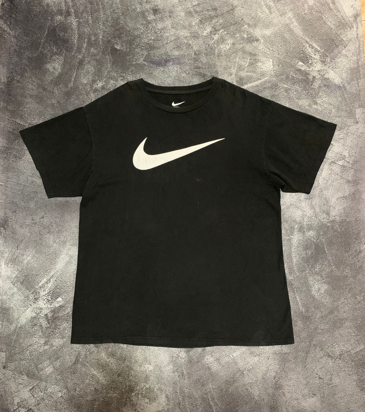 Nike Sportswear T-shirt Pria white black
