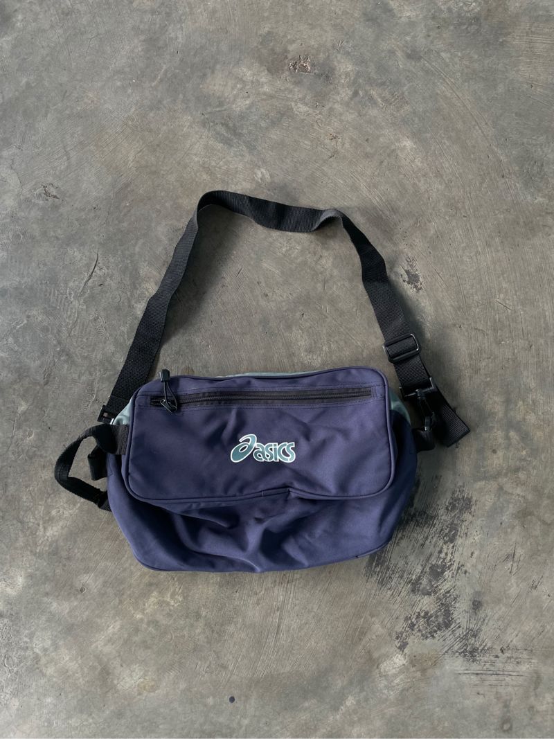 Asics slingbag, foto 2