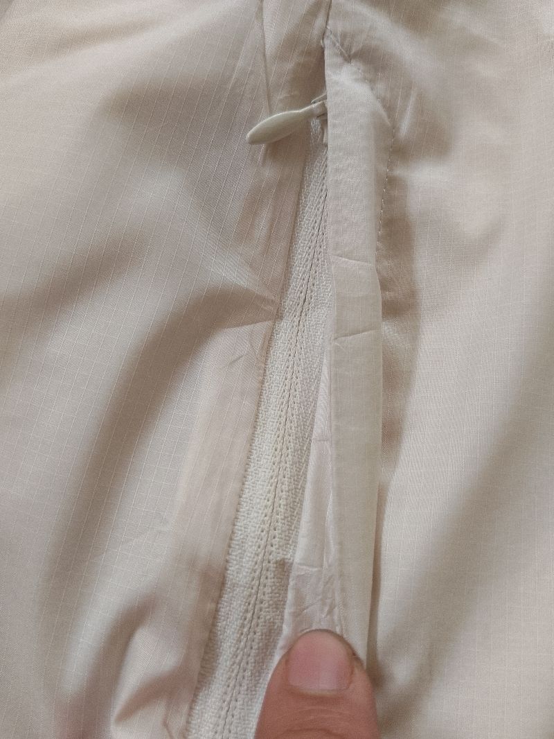 Uniqlo Parasut Lightweight Putih Second, foto 5