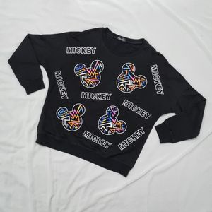 Sweater Hitam dengan motif Mickey Mouse | Geyidiao