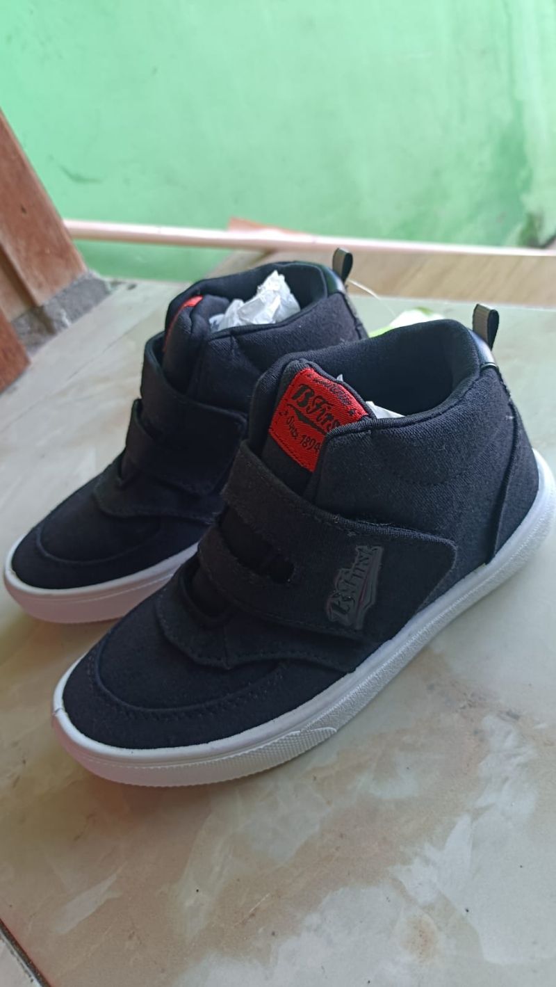 Sepatu sekolah, foto 2