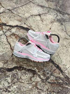 NIKE VOMERO 5