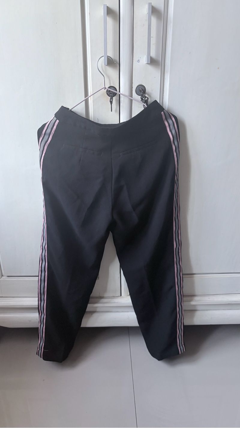 The Executive Pants, foto 2