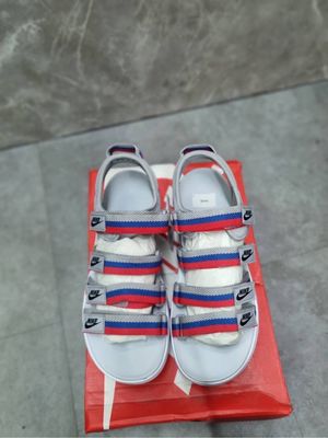 Nike icon classic sandal platform