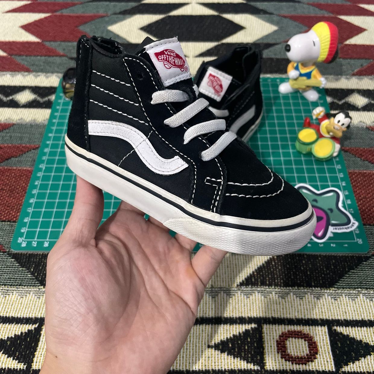VANS Skater Sneakers Pria white black