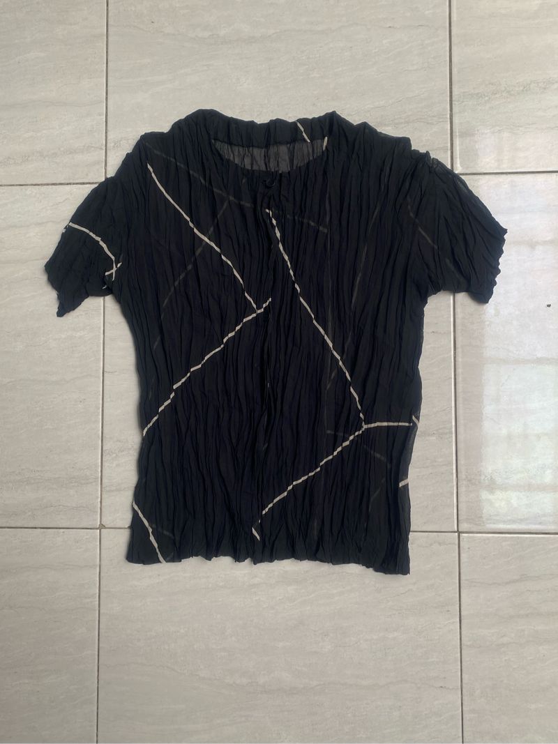 PLEATS PLEASE Black Tops, foto 4