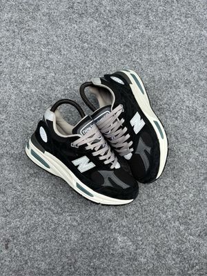 New Balance 991v2