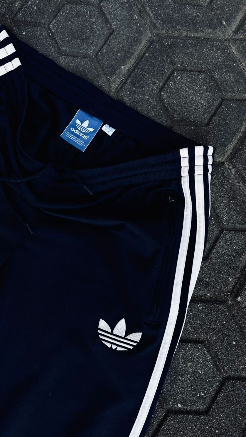 Adidas (firebird), foto 2