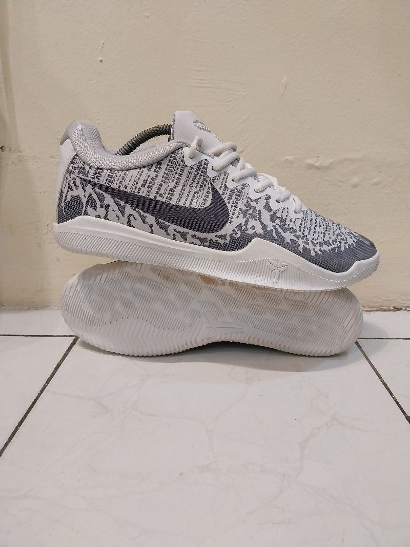 nike kobe mamba rage white