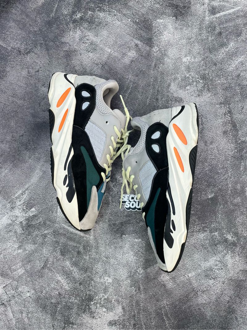 Sepatu Adidas Yeezy Boost 700 Wave Runner, foto 2