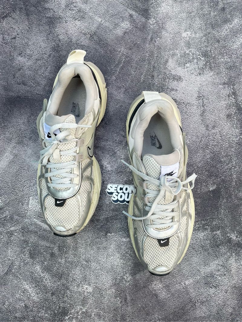 Sepatu Nike V2K Run Summit White Metallic Silver, foto 3