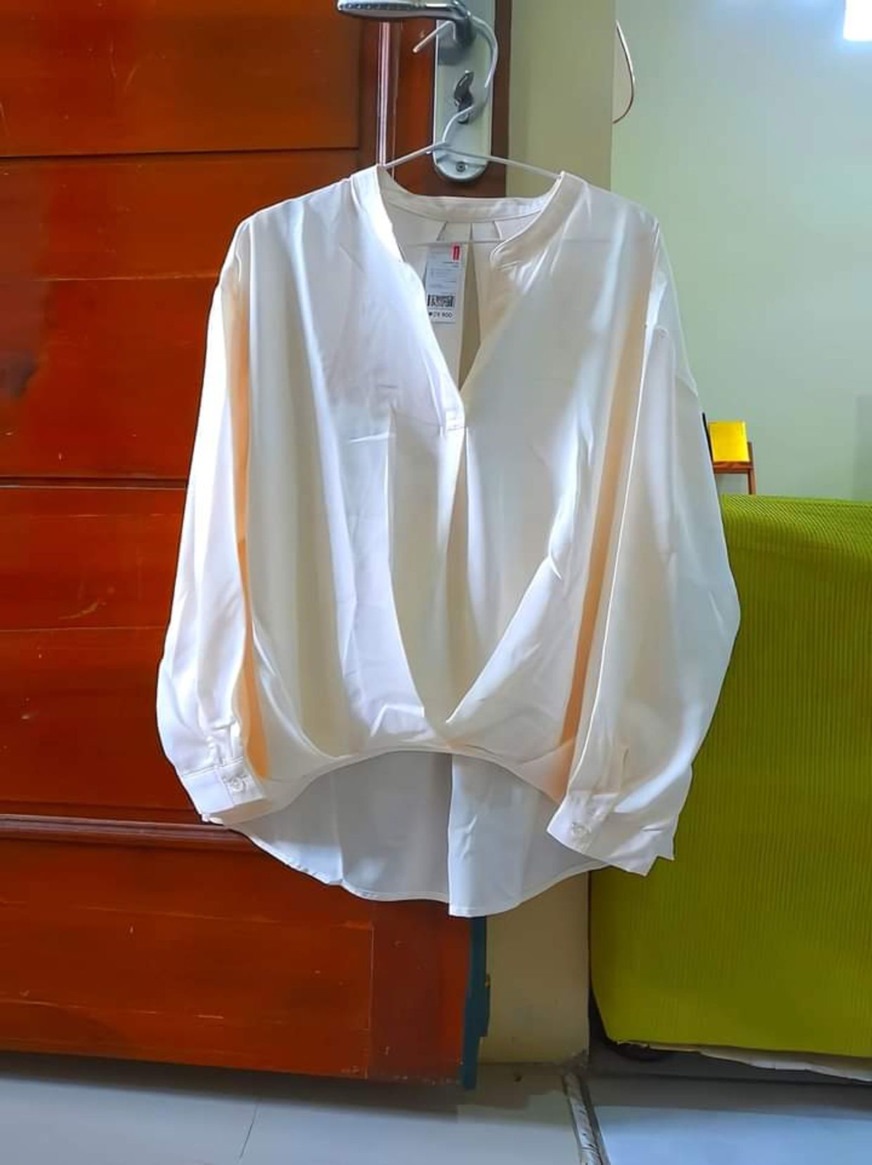 Casual Blouse Wanita white