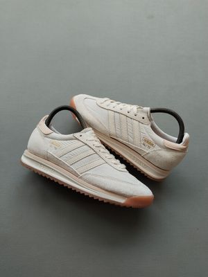 adidas SL