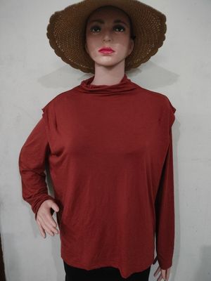 Atasan lengan panjang warna bata