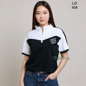 Baju pendek halfzip hitam putih
